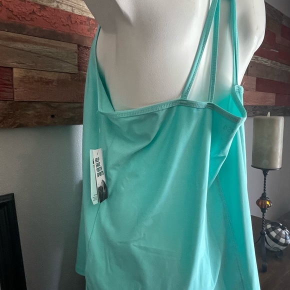 Dick’s Sporting Goods tank top - Picture 4 of 6